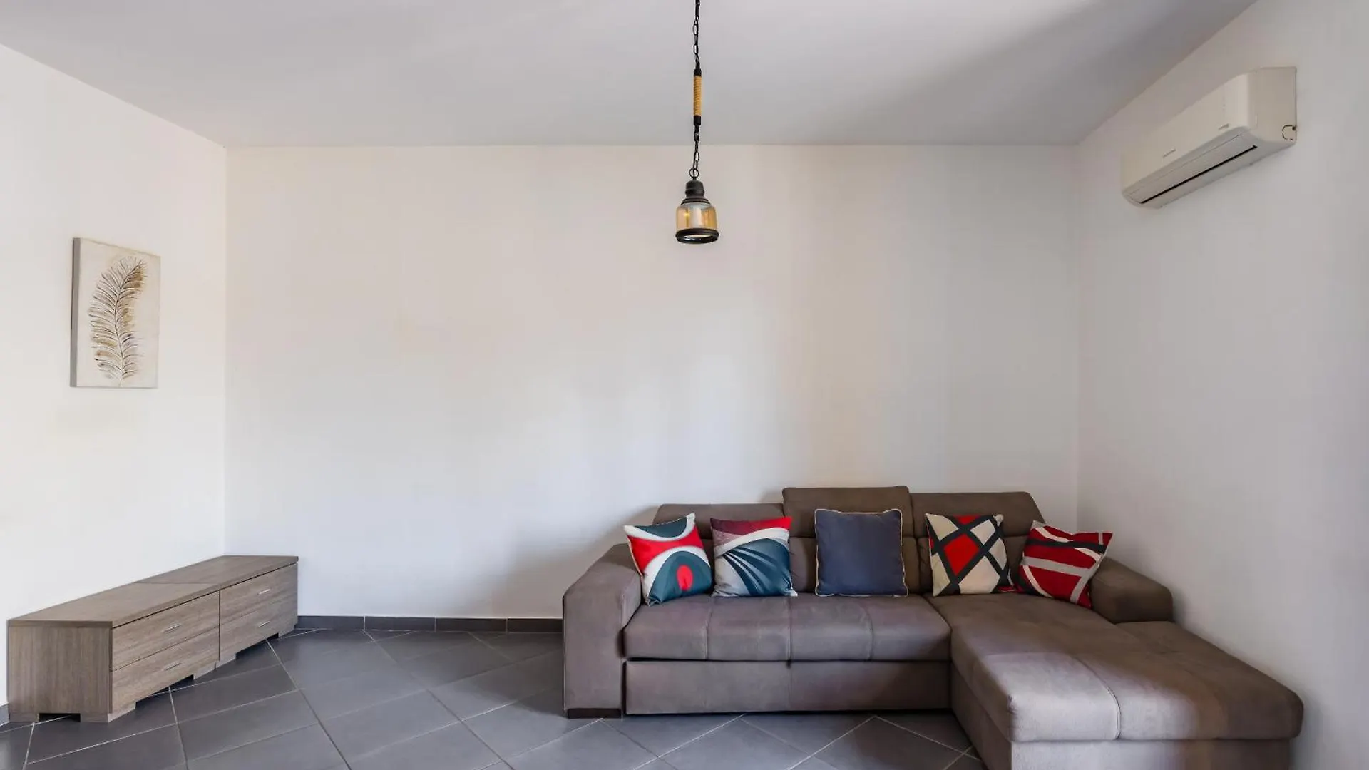 Revolutionary Apartment Near Duomo Station Naples Italy