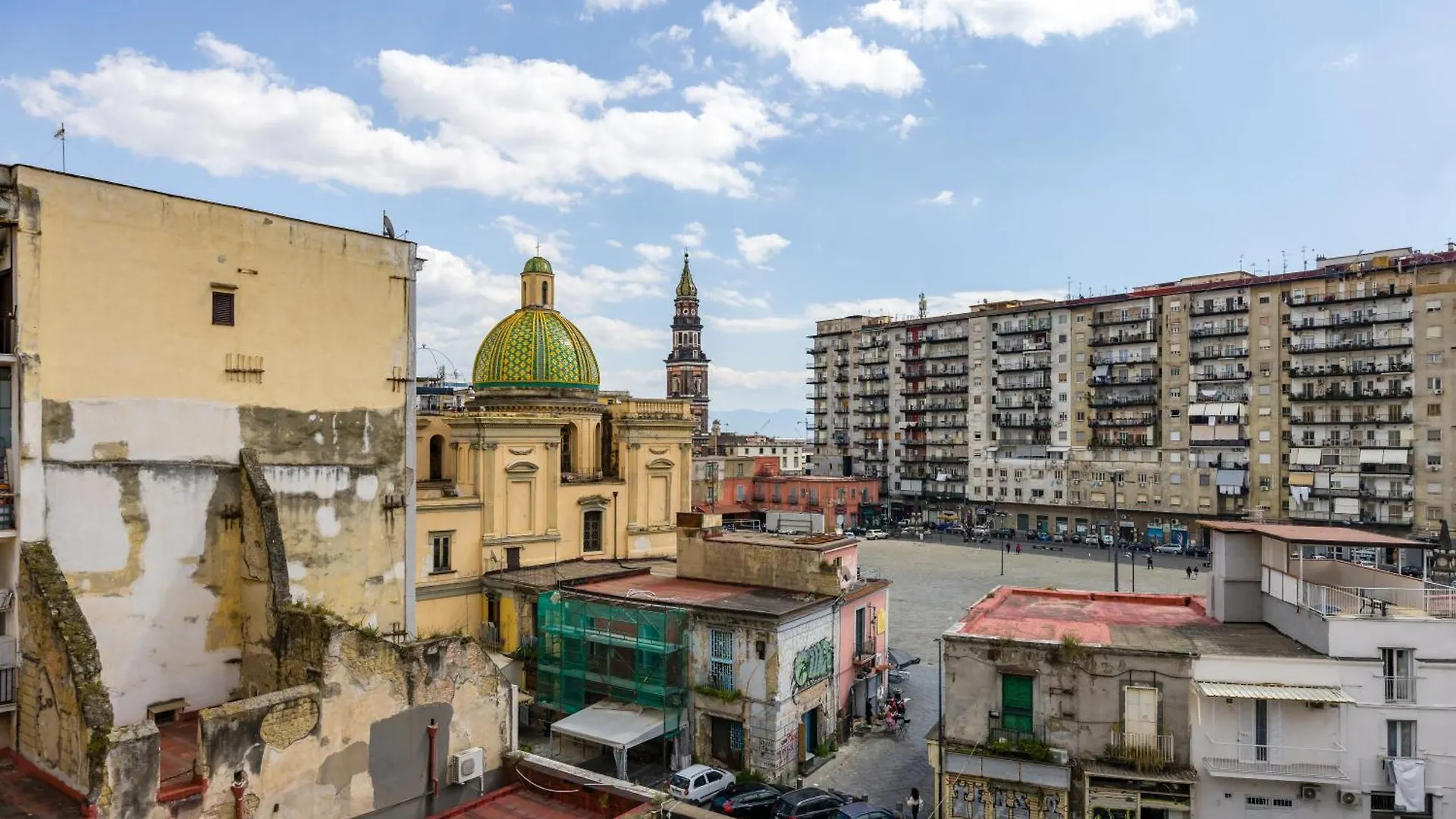 Revolutionary Apartment Near Duomo Station Naples Italy
