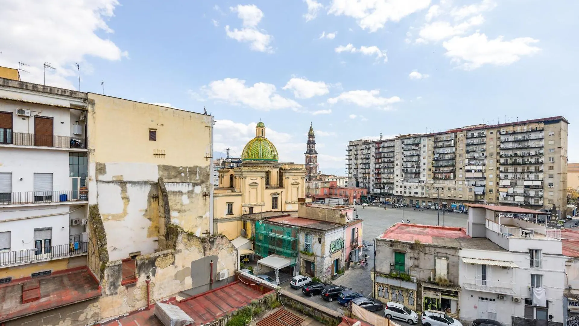 Revolutionary Apartment Near Duomo Station Naples