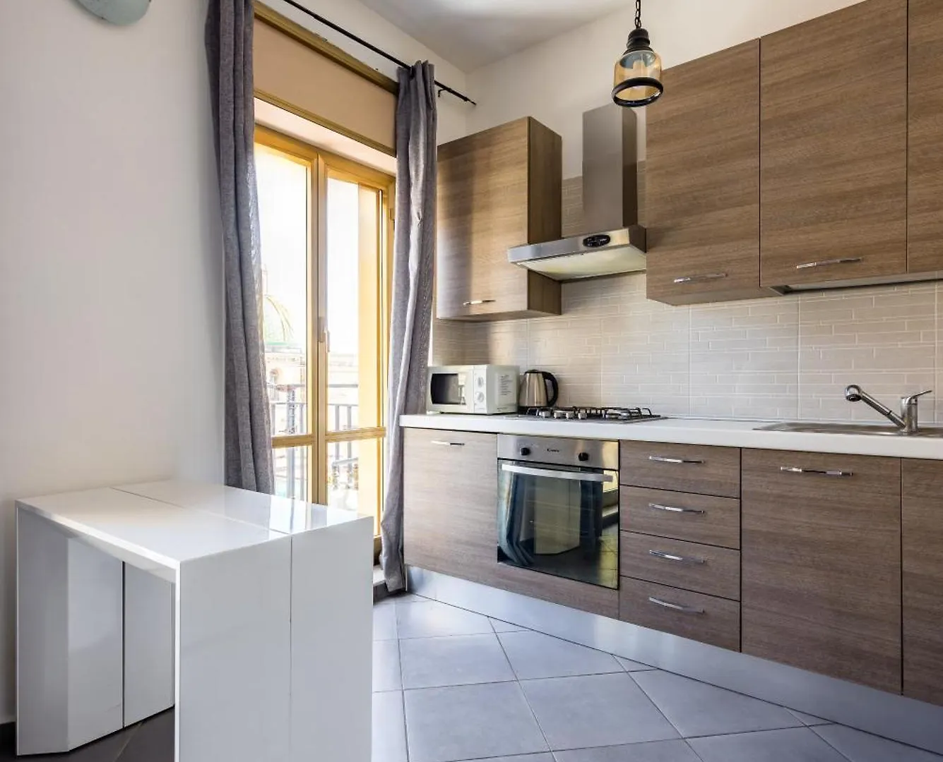 Revolutionary Apartment Near Duomo Station Neapel 0*,  Italien