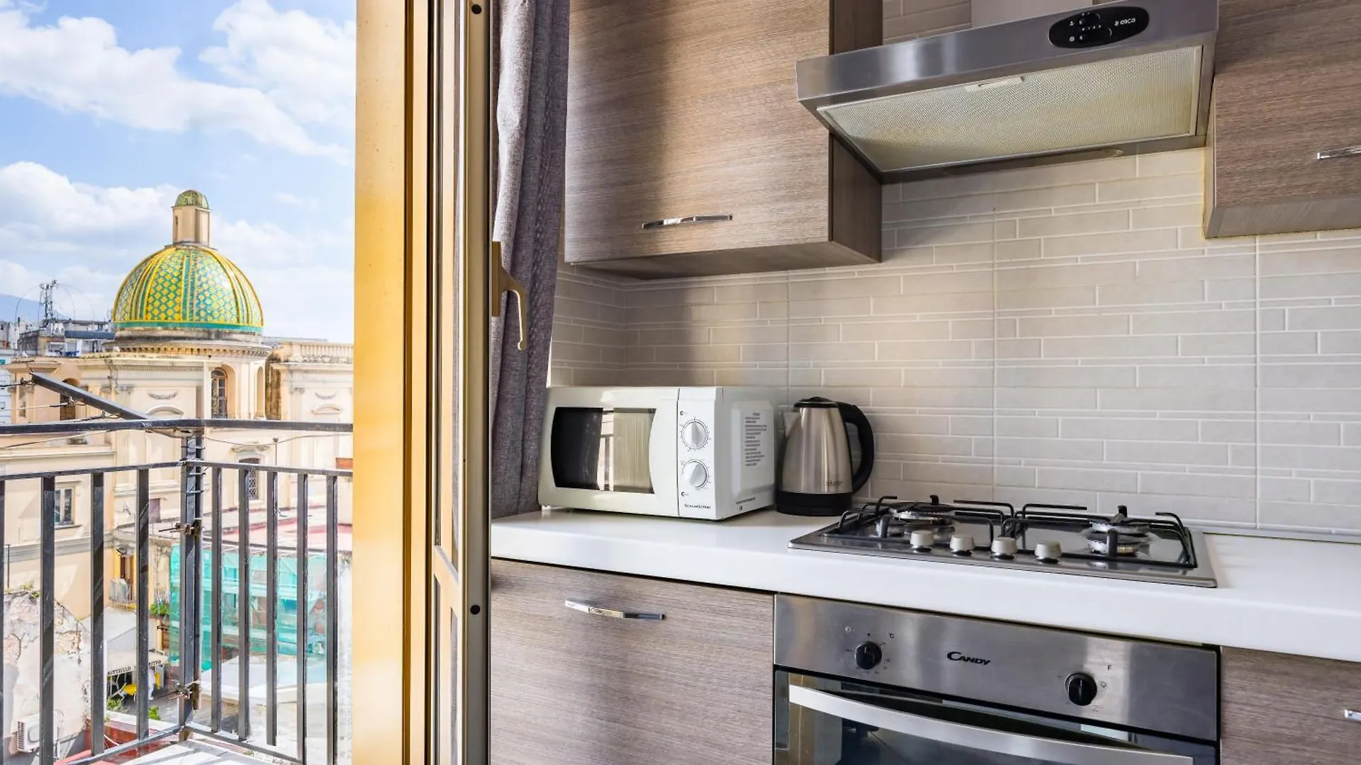 Revolutionary Apartment Near Duomo Station Neapel