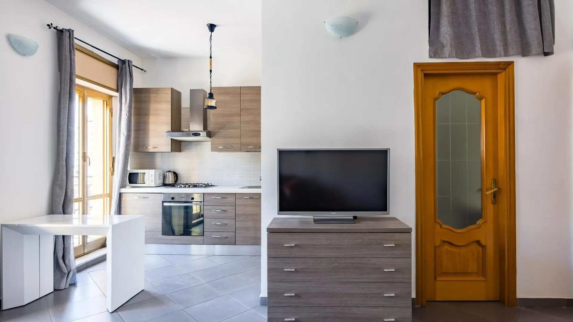Revolutionary Apartment Near Duomo Station Neapel