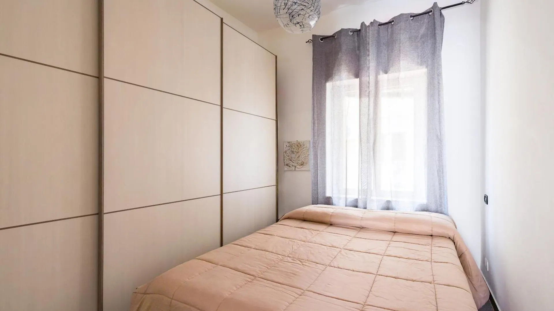 Revolutionary Apartment Near Duomo Station Neapel